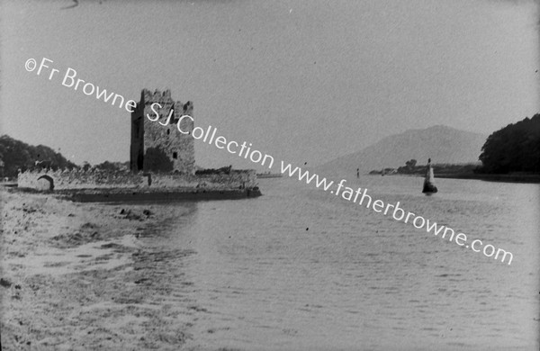 ON THE WAY TO CARLINGFORD LOUGH : NARROW WATER CASTLE FROM WEST